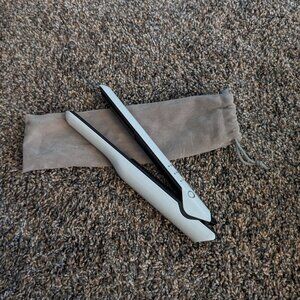 White portable cordless hair straightener